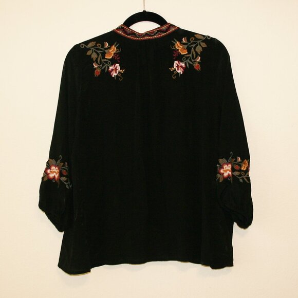 Johnny Was Workshop Nepal Black Embroidered Floral Silk Tunic Top V-Neck Size M - Picture 2 of 6